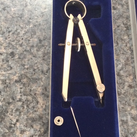 Set of two Dietzgen drafting Bow Pencils. - Picture 3 of 6